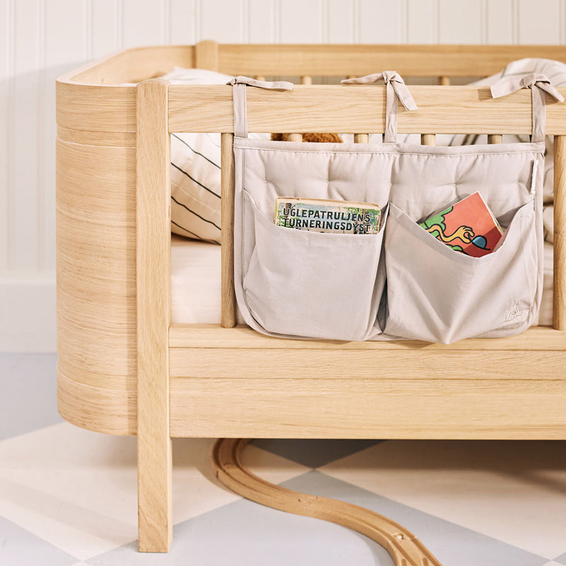 Dear April Betttasche in 'Little Mouse'