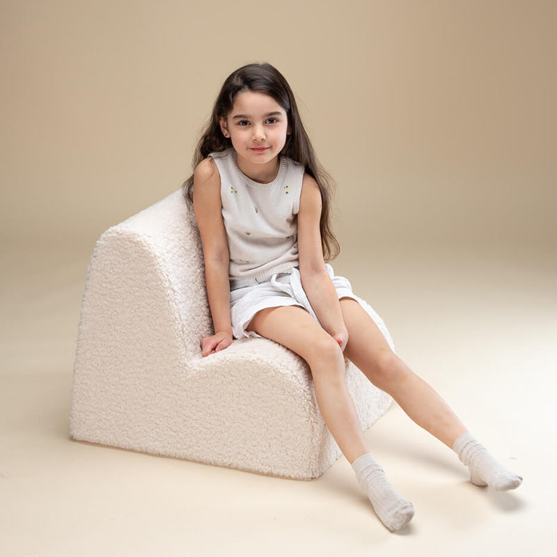 Wigiwama Cloud Chair `Cream White´ aus Teddy-Stoff 60x50cm