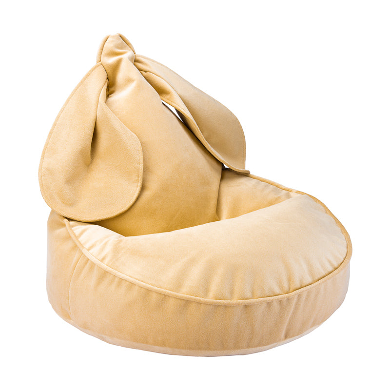 Wigiwama kleiner Sitzsack Hase aus Samt in 'Salted Caramel', 75x60cm