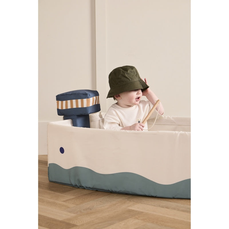 Kids Concept Fischerboot aus Stoff mit Angelset