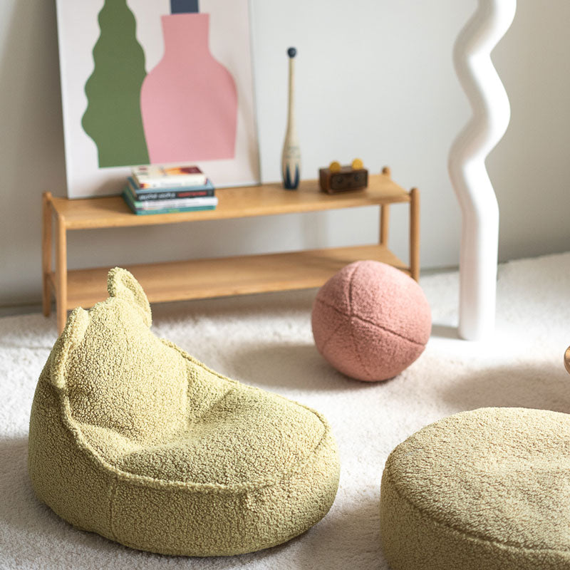 Wigiwama kleiner Sitzsack Bär aus Teddy-Stoff in 'Matcha', 70x60cm