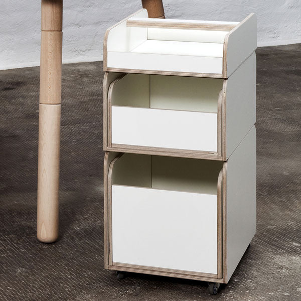 Growing Table Spaces in weiß – das clevere Containermöbel