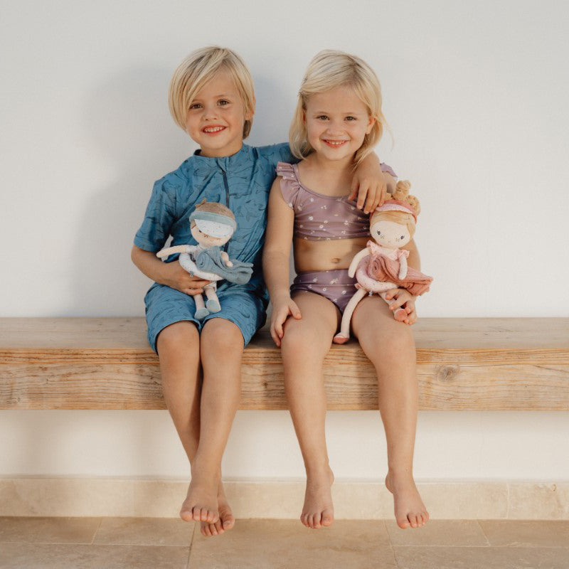 Hier abgebildet mit Sommerpuppe 'Mila'