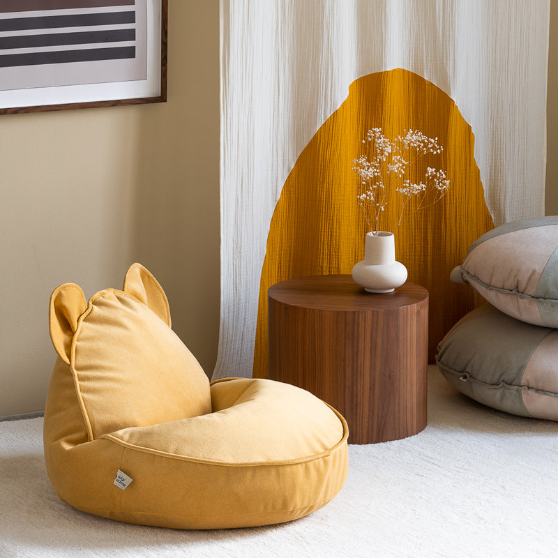 Wigiwama kleiner Sitzsack Bär aus Samt in 'Salted Caramel', 70x60cm